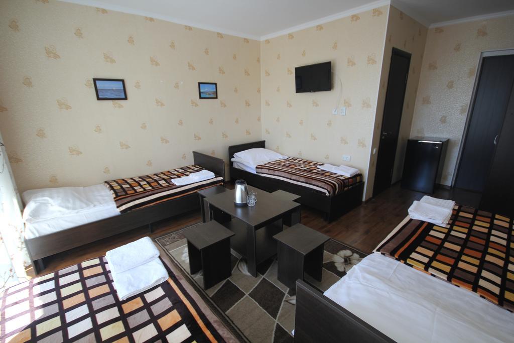 Guest House Parus Bosteri Bagian luar foto