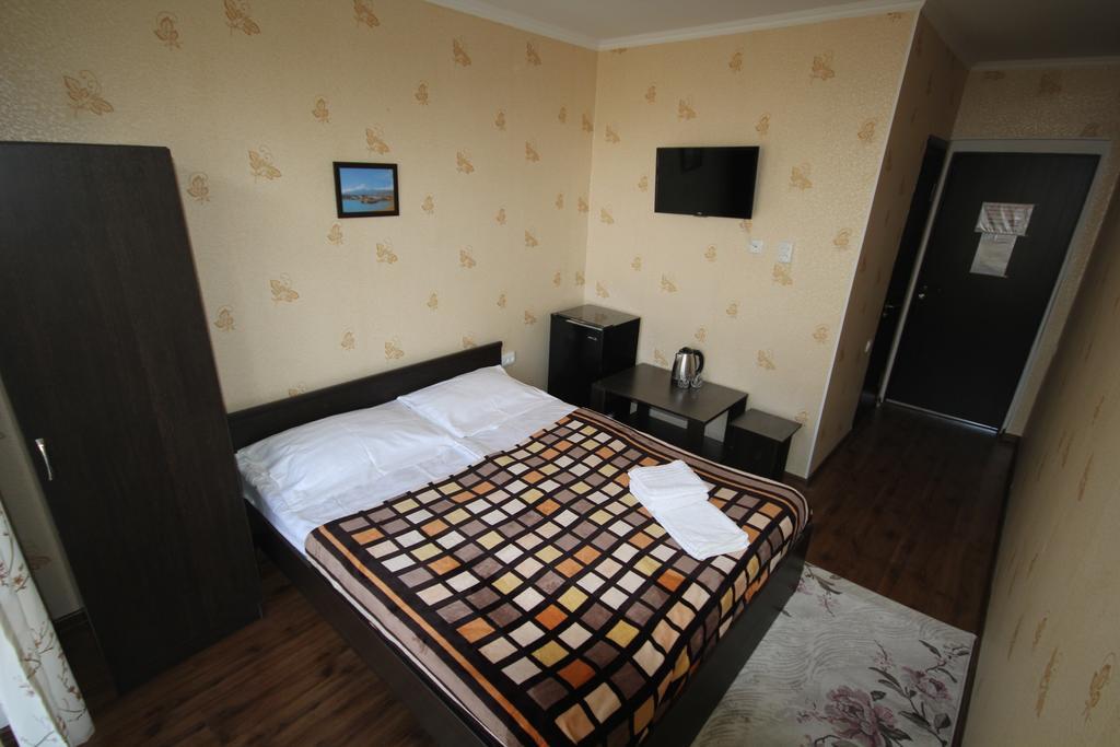 Guest House Parus Bosteri Bagian luar foto
