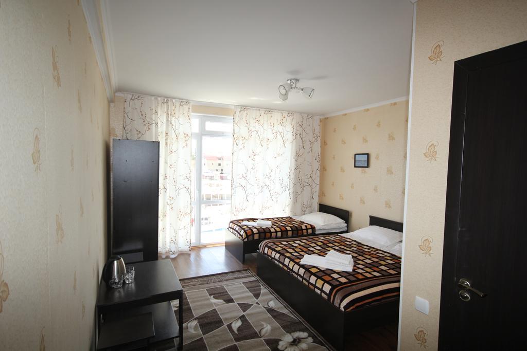 Guest House Parus Bosteri Bagian luar foto